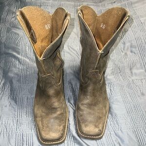 Ariat Rambler Boots size 9